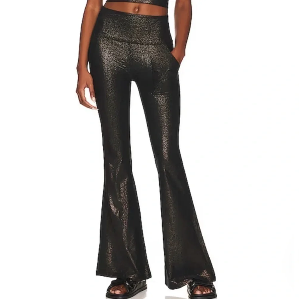 NWT Beyond Softshine All Day Foldover Flare Pants in Stardust Foil